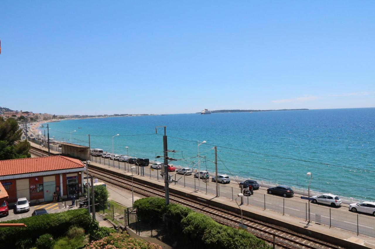 Studio With Beautiful Sea View And Direct Beach Access คานส์ ภายนอก รูปภาพ