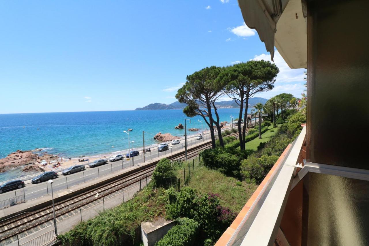 Studio With Beautiful Sea View And Direct Beach Access คานส์ ภายนอก รูปภาพ