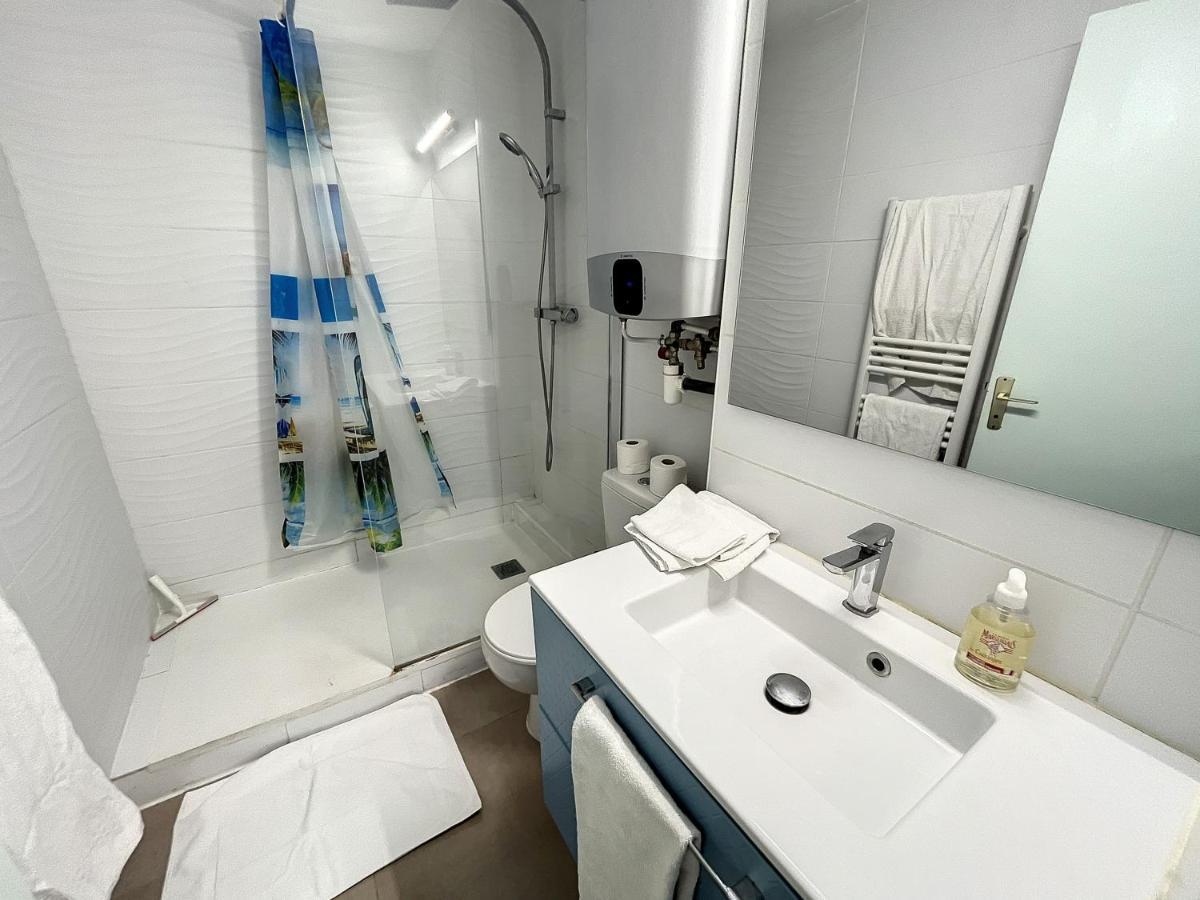 Studio With Beautiful Sea View And Direct Beach Access คานส์ ภายนอก รูปภาพ