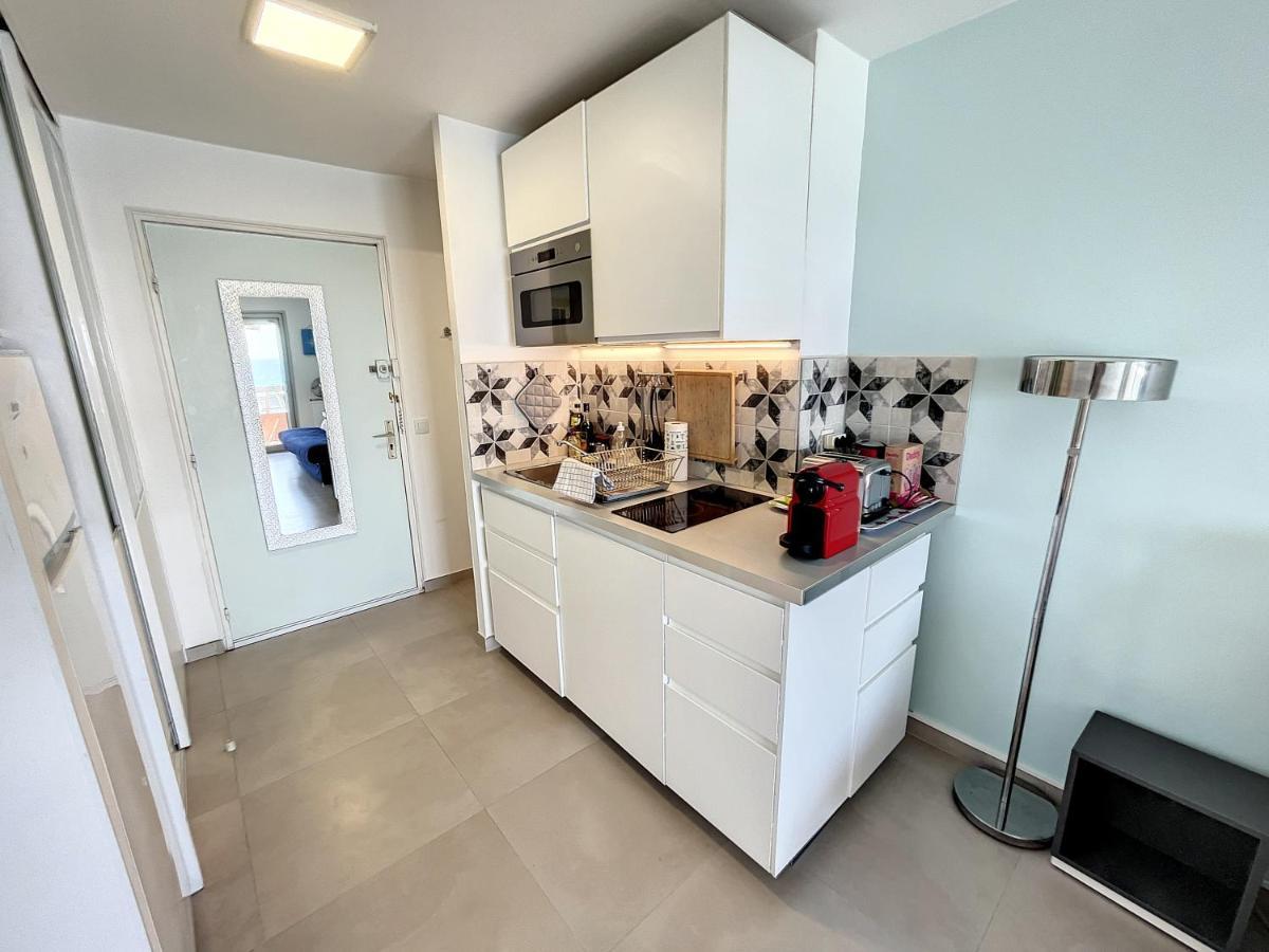 Studio With Beautiful Sea View And Direct Beach Access คานส์ ภายนอก รูปภาพ